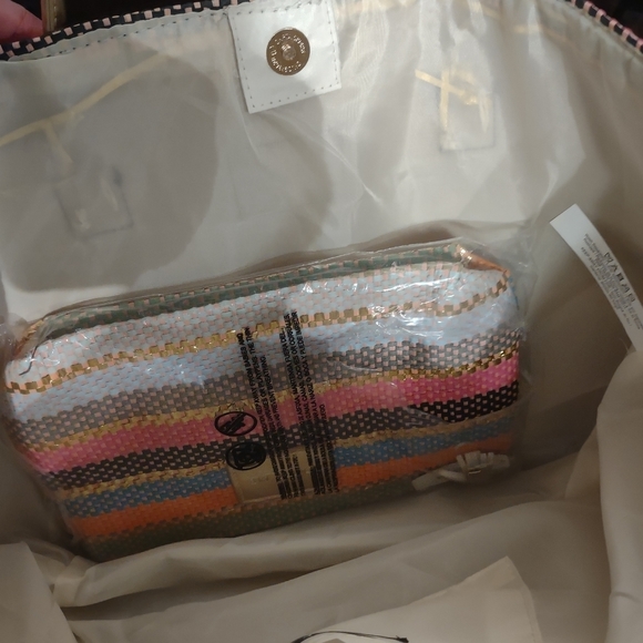 NWT Adore Me Handbag with BONUS wallet - Picture 6 of 7